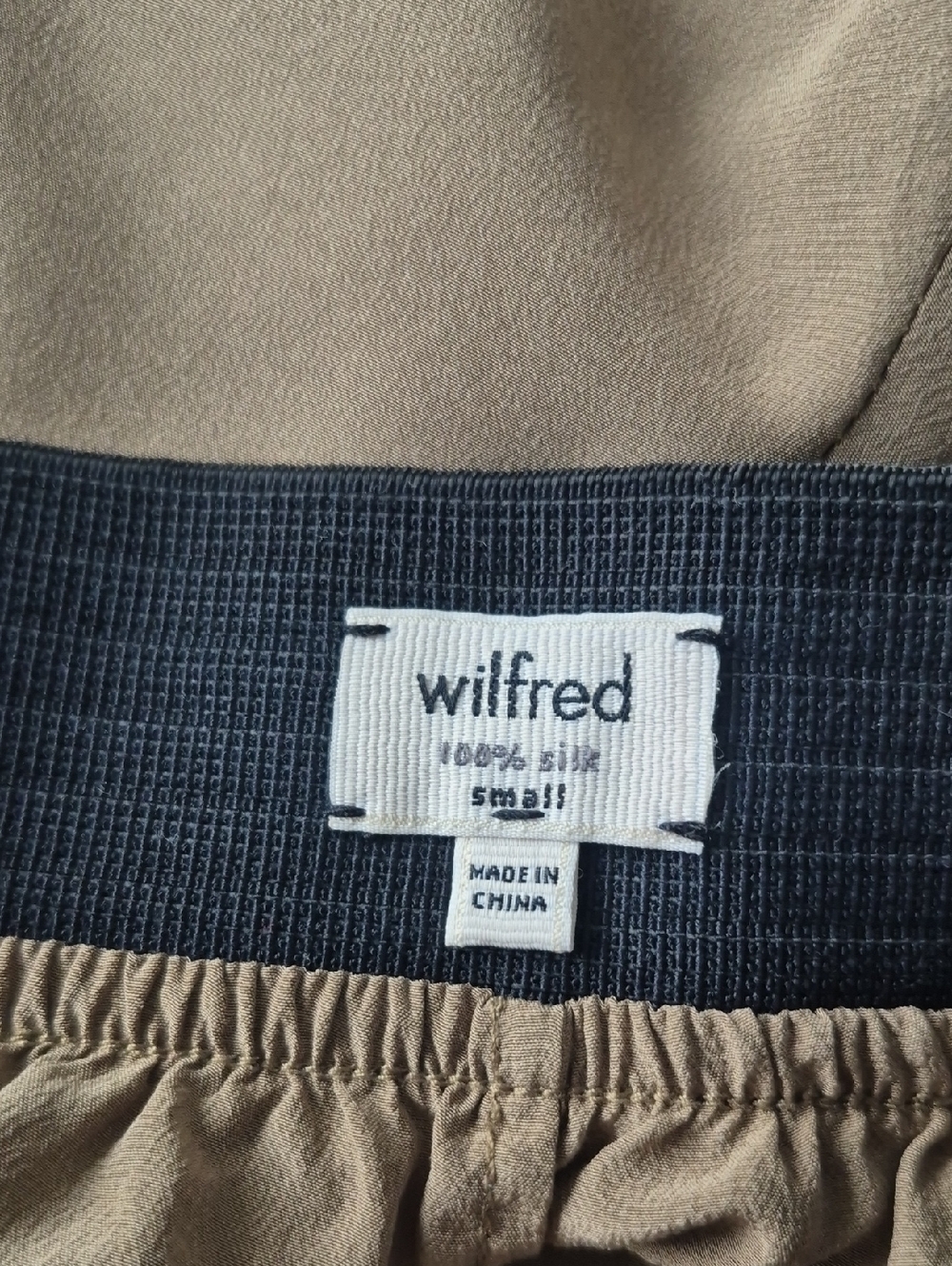 Wilfred By Aritzia Silk Taupe Shorts Size Small - Picture 3 of 6